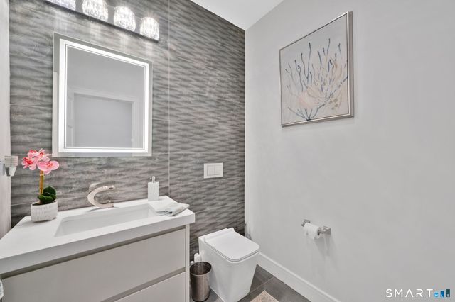 99 Mesa Drive, Bethany, CT 06524