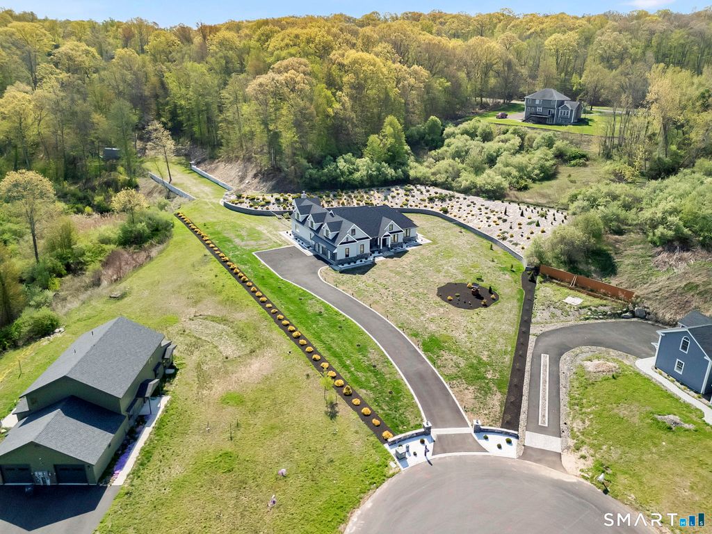 99 Mesa Drive, Bethany, CT 06524