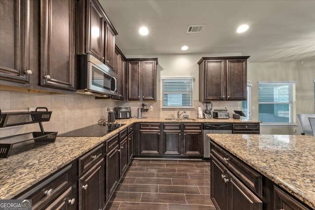 4748 Chickadee Lane, Ellenwood, GA 30294