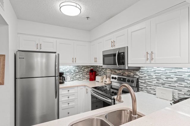 180 Rothbury Cir Apt 305, Myrtle Beach, SC 29572