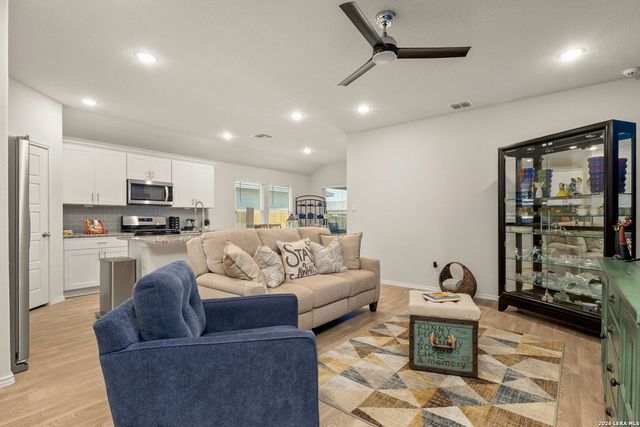 1666 Ruben Dr, New Braunfels, TX 78130