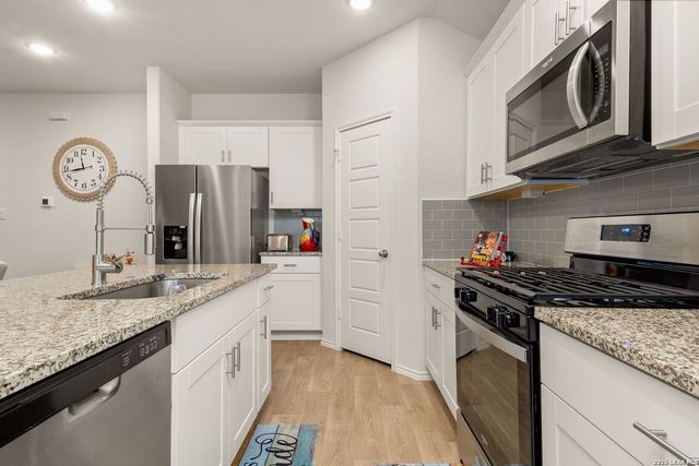 1666 Ruben Dr, New Braunfels, TX 78130