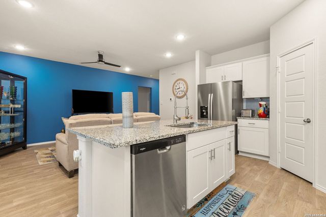 1666 Ruben Dr, New Braunfels, TX 78130