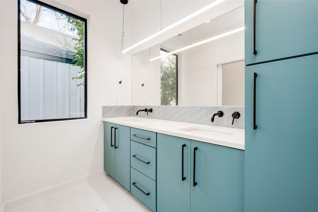 1103 Cherico ST 3A, Austin, TX 78702