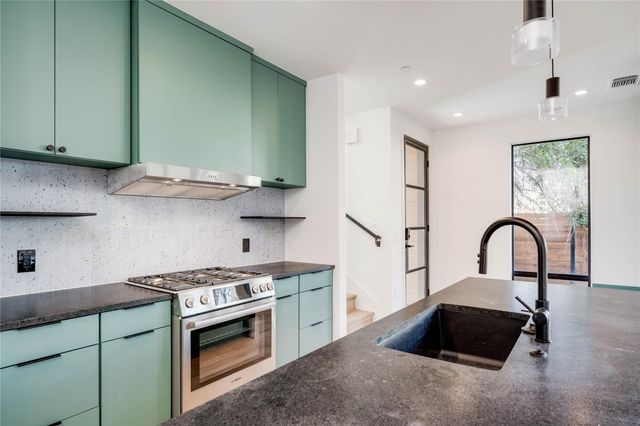 1103 Cherico ST 3A, Austin, TX 78702