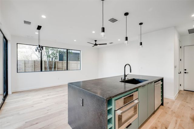 1103 Cherico ST 3A, Austin, TX 78702