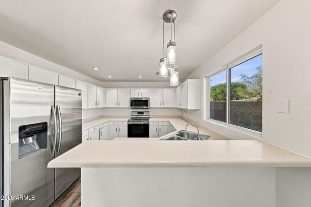 11948 W DAHLIA Drive, El Mirage, AZ 85335