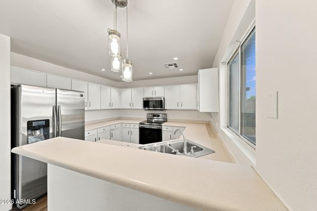 11948 W DAHLIA Drive, El Mirage, AZ 85335
