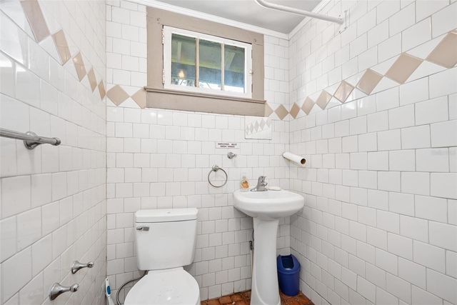 228 W HOWRY AVENUE, Deland, FL 32720