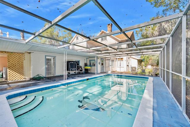 228 W HOWRY AVENUE, Deland, FL 32720