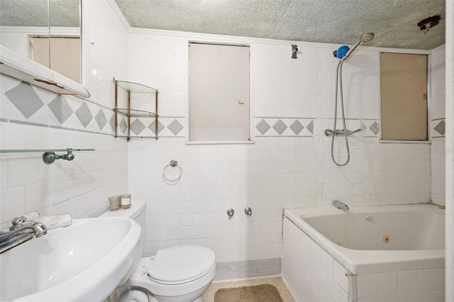 228 W HOWRY AVENUE, Deland, FL 32720