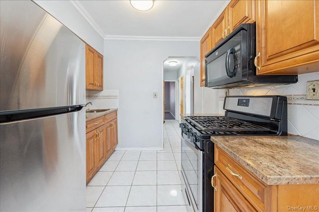 412 Calhoun Avenue, Bronx, NY 10465