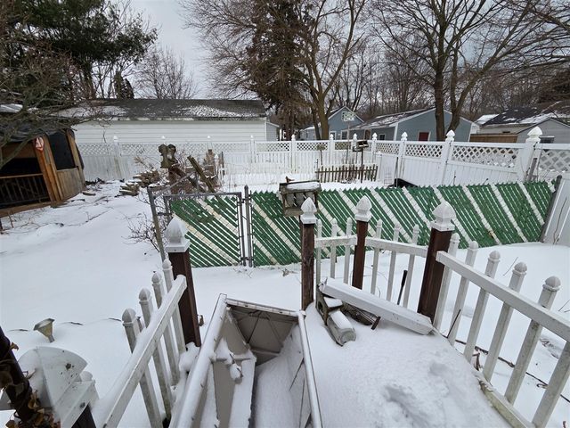 2231 Hughes Avenue, Norton Shores, MI 49441