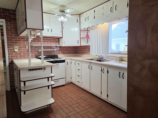 2231 Hughes Avenue, Norton Shores, MI 49441