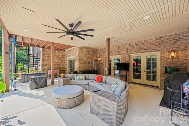 470 Swift Creek Cove, Lake Wylie, SC 29710