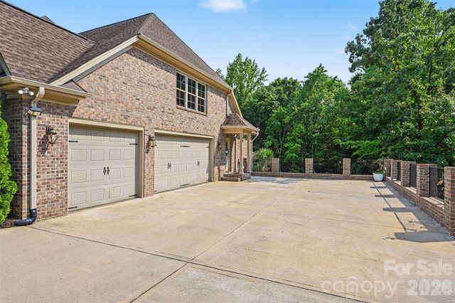 470 Swift Creek Cove, Lake Wylie, SC 29710