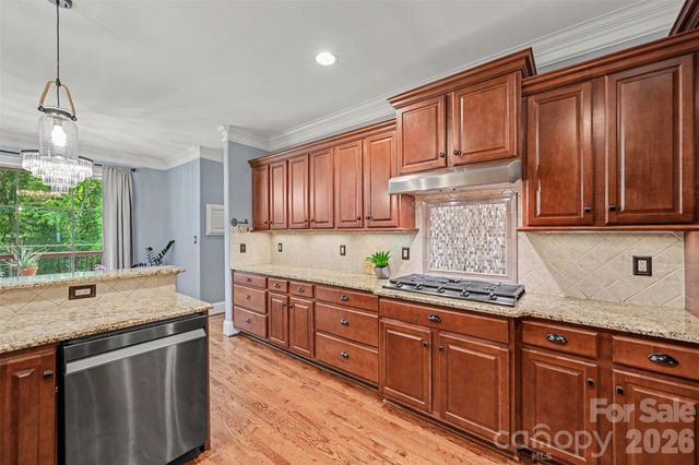 470 Swift Creek Cove, Lake Wylie, SC 29710
