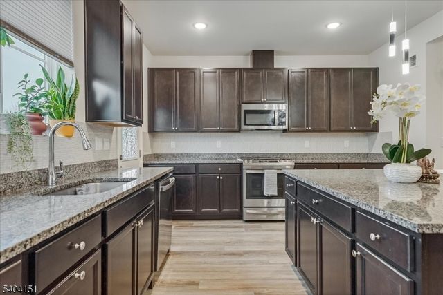 14 Kelly Ln, Wharton Boro, NJ 07885