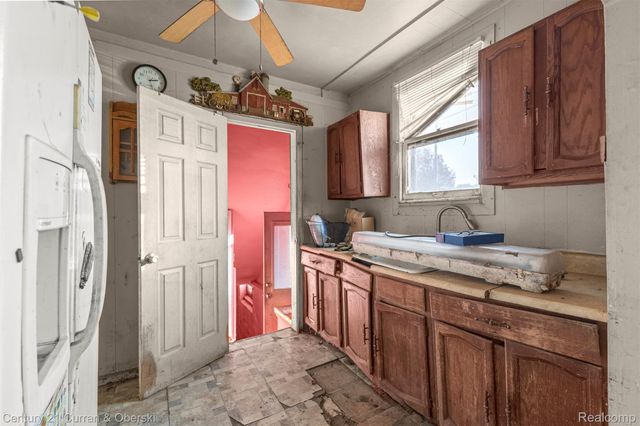 64 E Cicotte Street, River Rouge, MI 48218