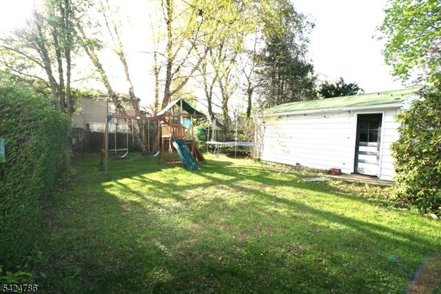 37 Beach St, Rockaway Boro, NJ 07866