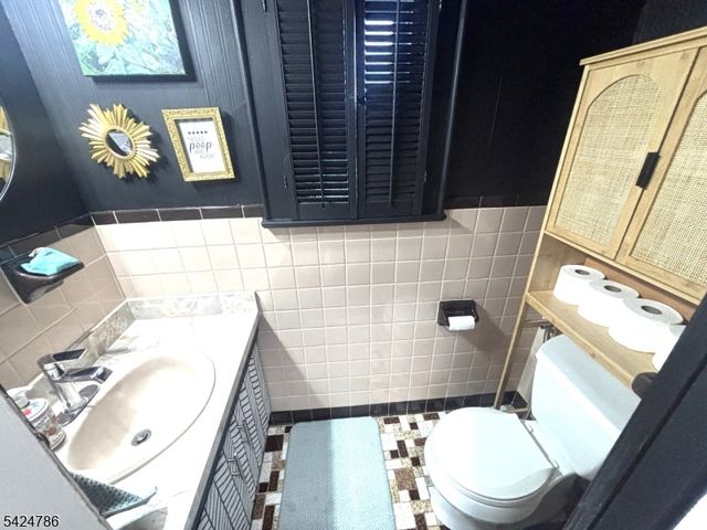 37 Beach St, Rockaway Boro, NJ 07866