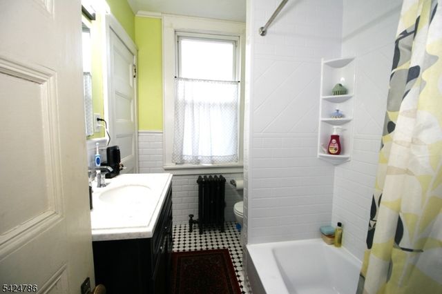 37 Beach St, Rockaway Boro, NJ 07866