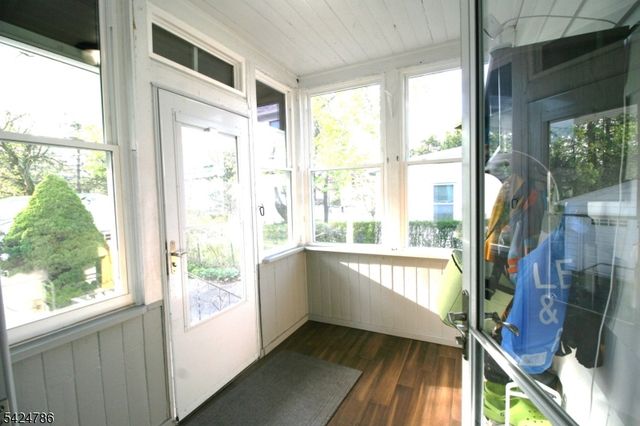 37 Beach St, Rockaway Boro, NJ 07866