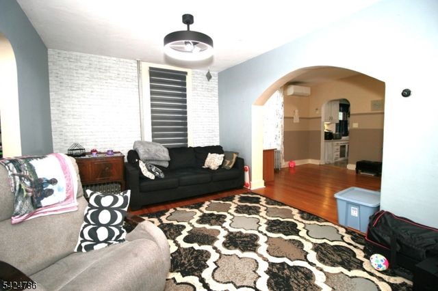 37 Beach St, Rockaway Boro, NJ 07866