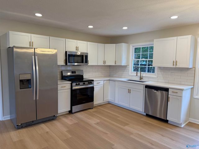 1002 Parcus Road, Huntsville, AL 35803