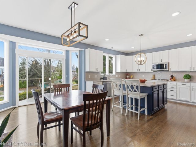 6031 BALMORAL Way, Commerce Charter Township, MI 48382