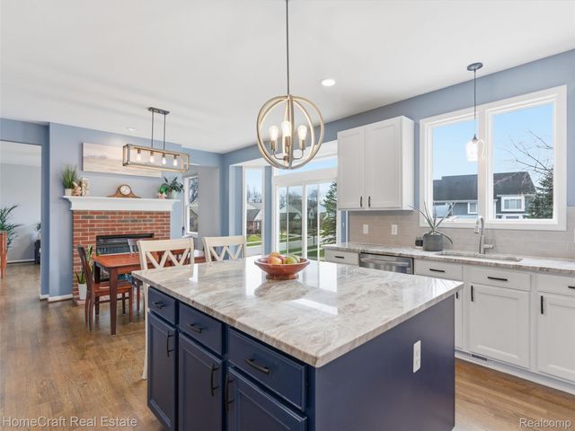 6031 BALMORAL Way, Commerce Charter Township, MI 48382