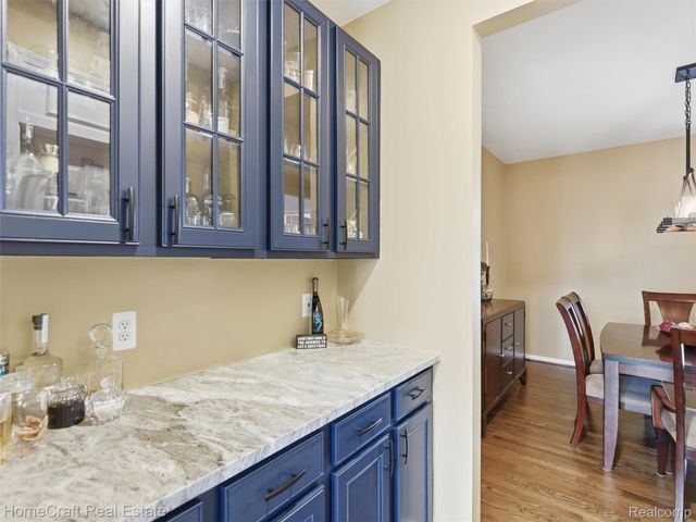 6031 BALMORAL Way, Commerce Charter Township, MI 48382