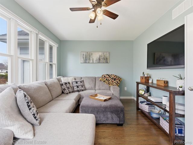 6031 BALMORAL Way, Commerce Charter Township, MI 48382