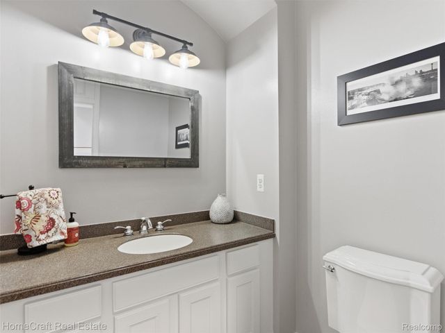 6031 BALMORAL Way, Commerce Charter Township, MI 48382