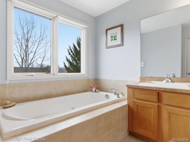 6031 BALMORAL Way, Commerce Charter Township, MI 48382