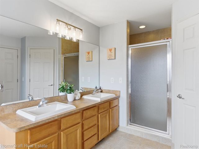 6031 BALMORAL Way, Commerce Charter Township, MI 48382