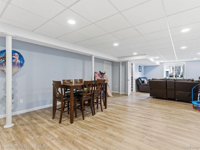 6031 BALMORAL Way, Commerce Charter Township, MI 48382