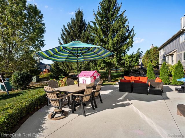 6031 BALMORAL Way, Commerce Charter Township, MI 48382