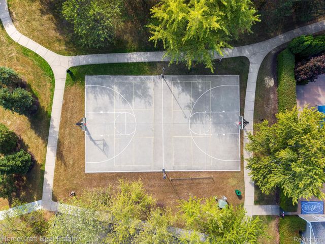 6031 BALMORAL Way, Commerce Charter Township, MI 48382