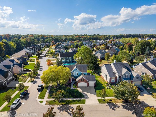 6031 BALMORAL Way, Commerce Charter Township, MI 48382