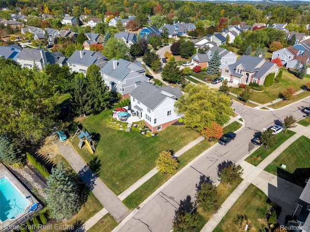 6031 BALMORAL Way, Commerce Charter Township, MI 48382