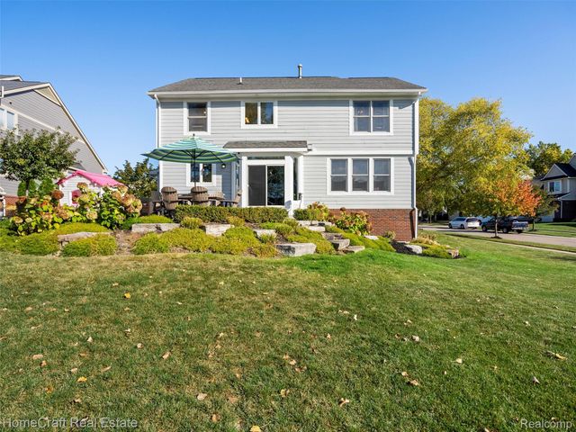 6031 BALMORAL Way, Commerce Charter Township, MI 48382