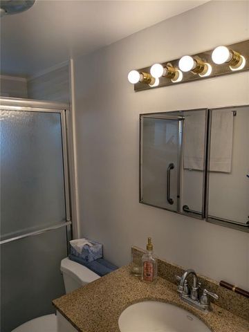 2115 NE 42nd Ct 104N, Lighthouse Point, FL 33064