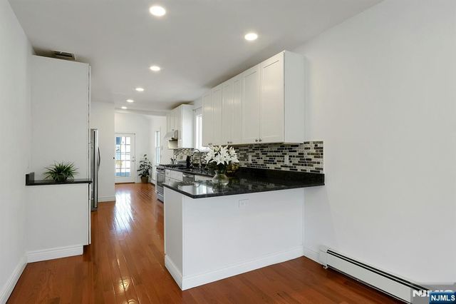 40 3rd Avenue, Westwood, NJ 07675
