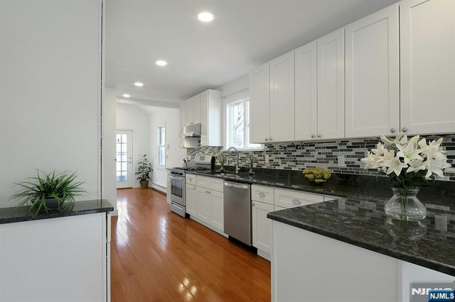 40 3rd Avenue, Westwood, NJ 07675