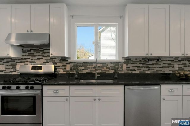40 3rd Avenue, Westwood, NJ 07675