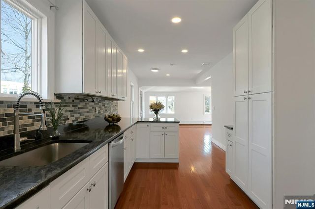 40 3rd Avenue, Westwood, NJ 07675