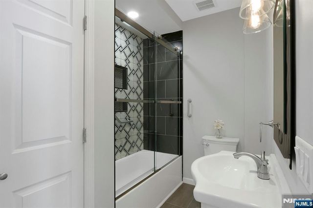 40 3rd Avenue, Westwood, NJ 07675
