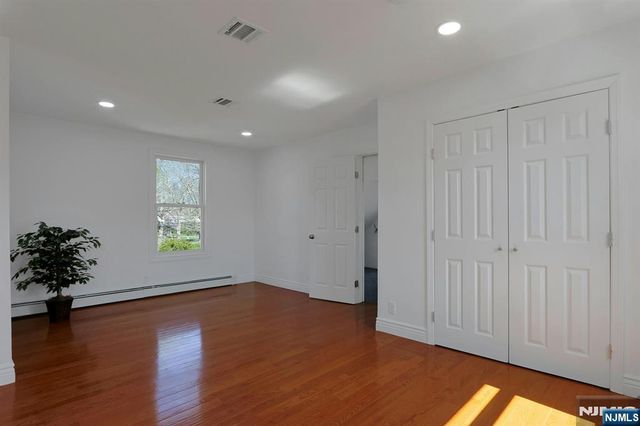 40 3rd Avenue, Westwood, NJ 07675