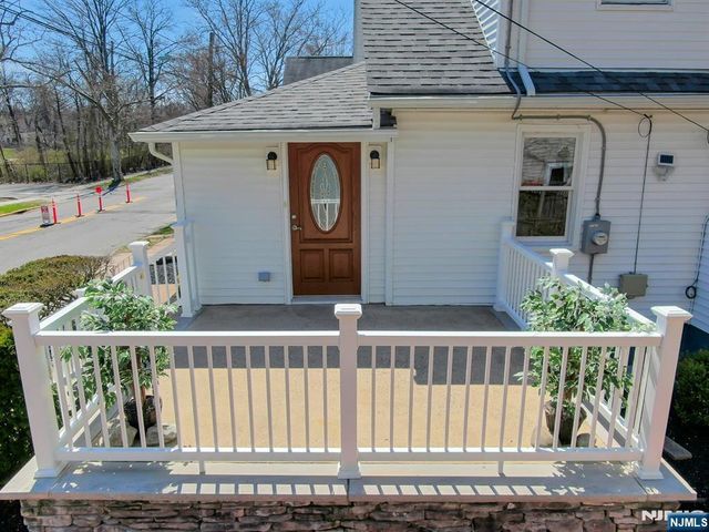 40 3rd Avenue, Westwood, NJ 07675